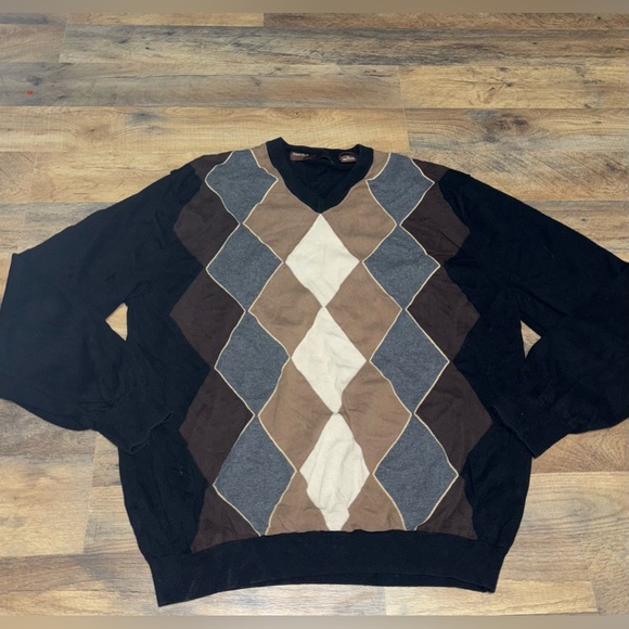 Perry Ellis Other - Perry Ellis Argyle V-Neck Sweater